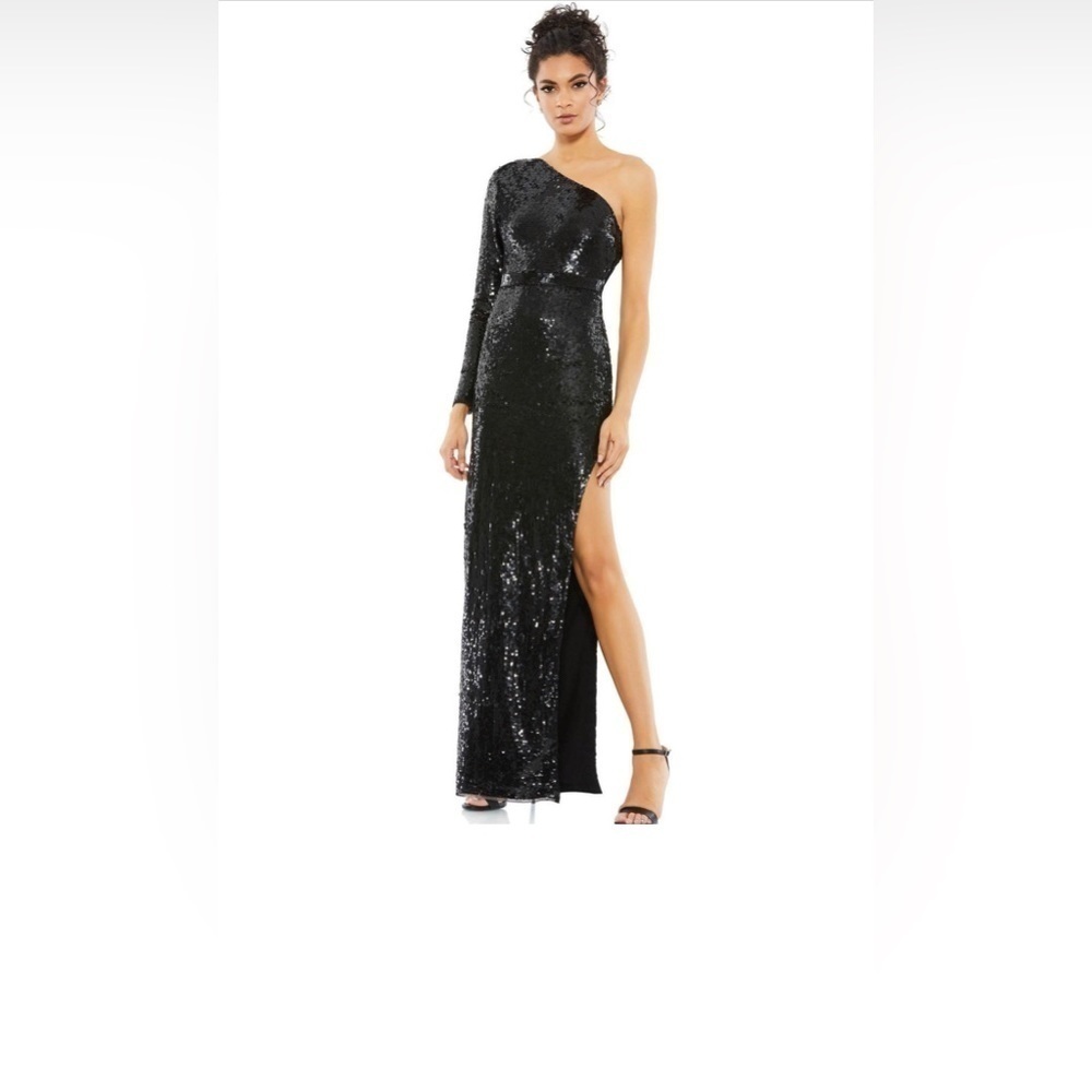 MAC DUGGAL SEQUINED ONE SLEEVE COLUMN GOWN